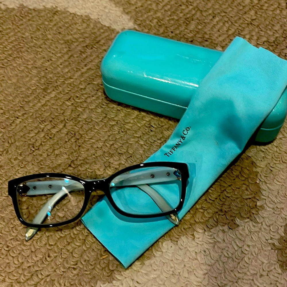 Authentic Tiffany eyeglasses with lens cloth.